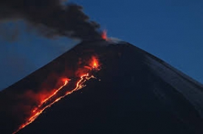 На Камчатке извергается вулкан Ключевской